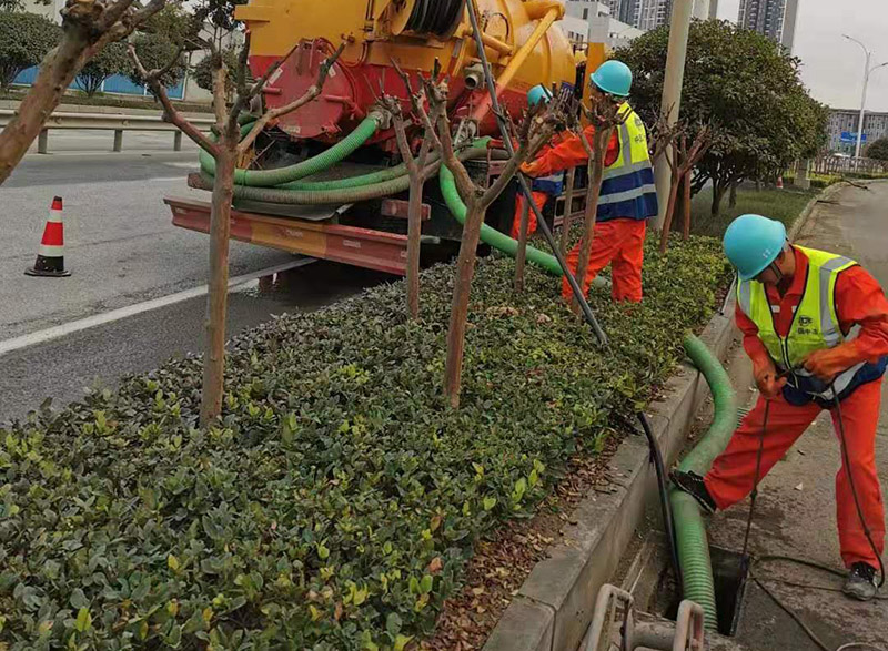 可克达拉市政管道清淤